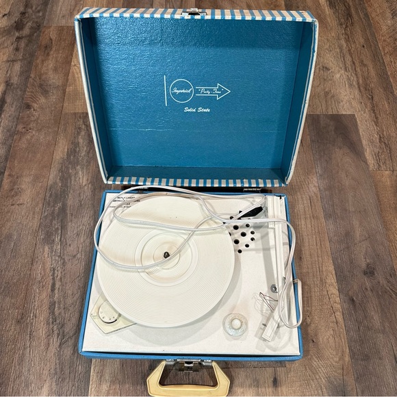 VTG | IMPERIAL PHONOGRAPH PLAYER - Picture 2 of 3